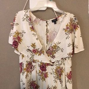 Torrid floral flowy dress size 0 (TORRID SIZING)